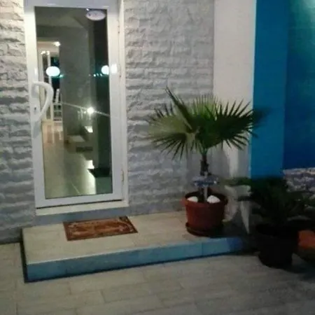 بيت ضيافة деси 1 *