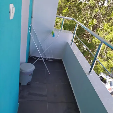 деси 1 Guest house