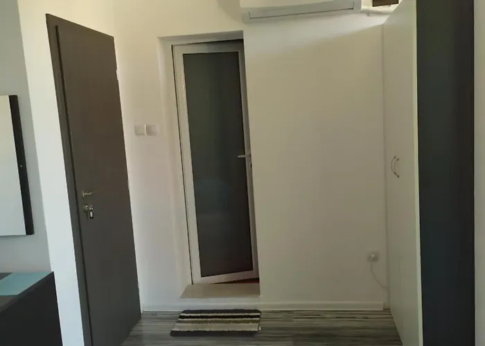 деси 1 招待所 *